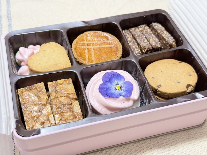the vegan mashmalloow クッキー缶中身