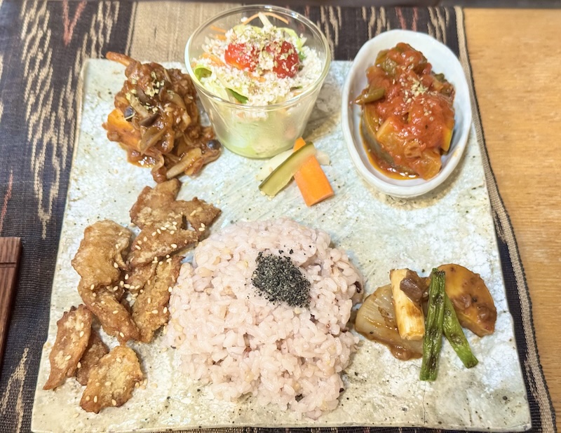 玄米プレートランチ
