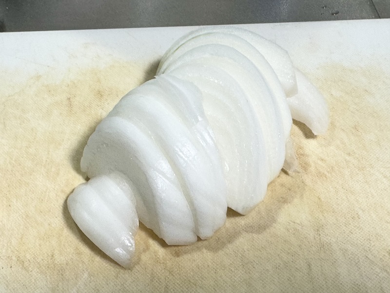 玉ねぎを切る