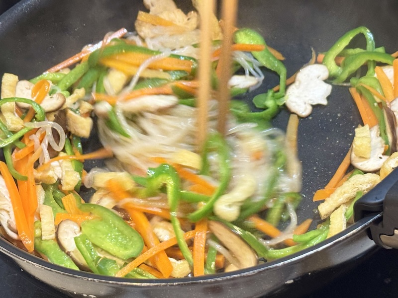 糸こんにゃくの五目炒め　作り方
