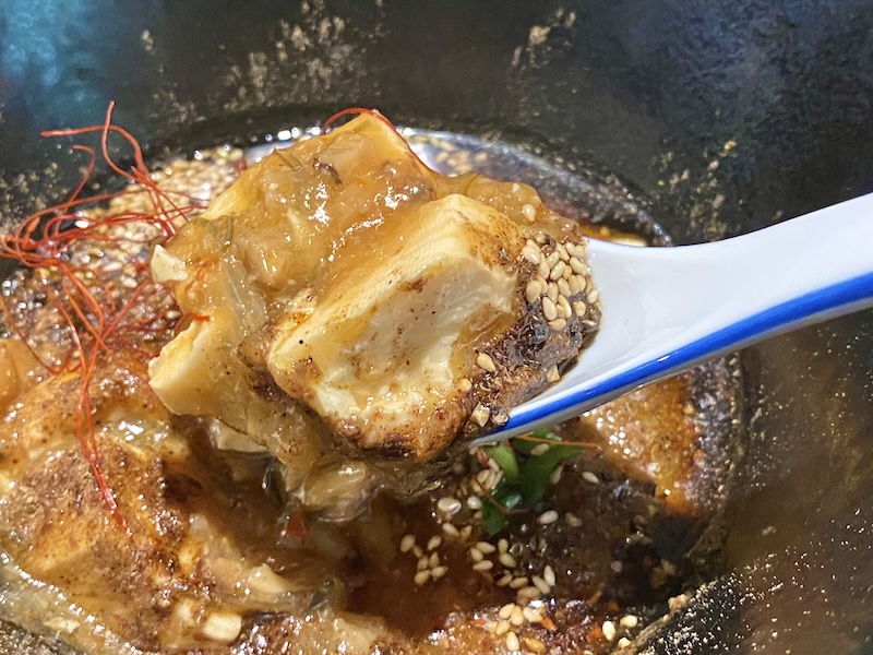 "黒"麻婆豆腐定食