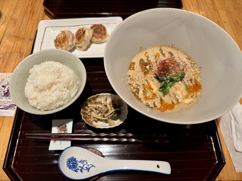 "白"麻婆豆腐定食